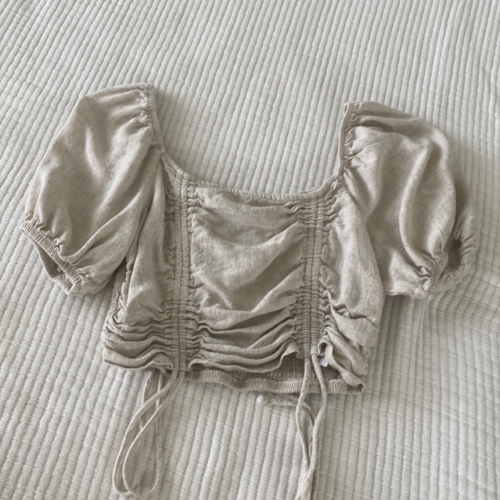 Puffy sleeve top